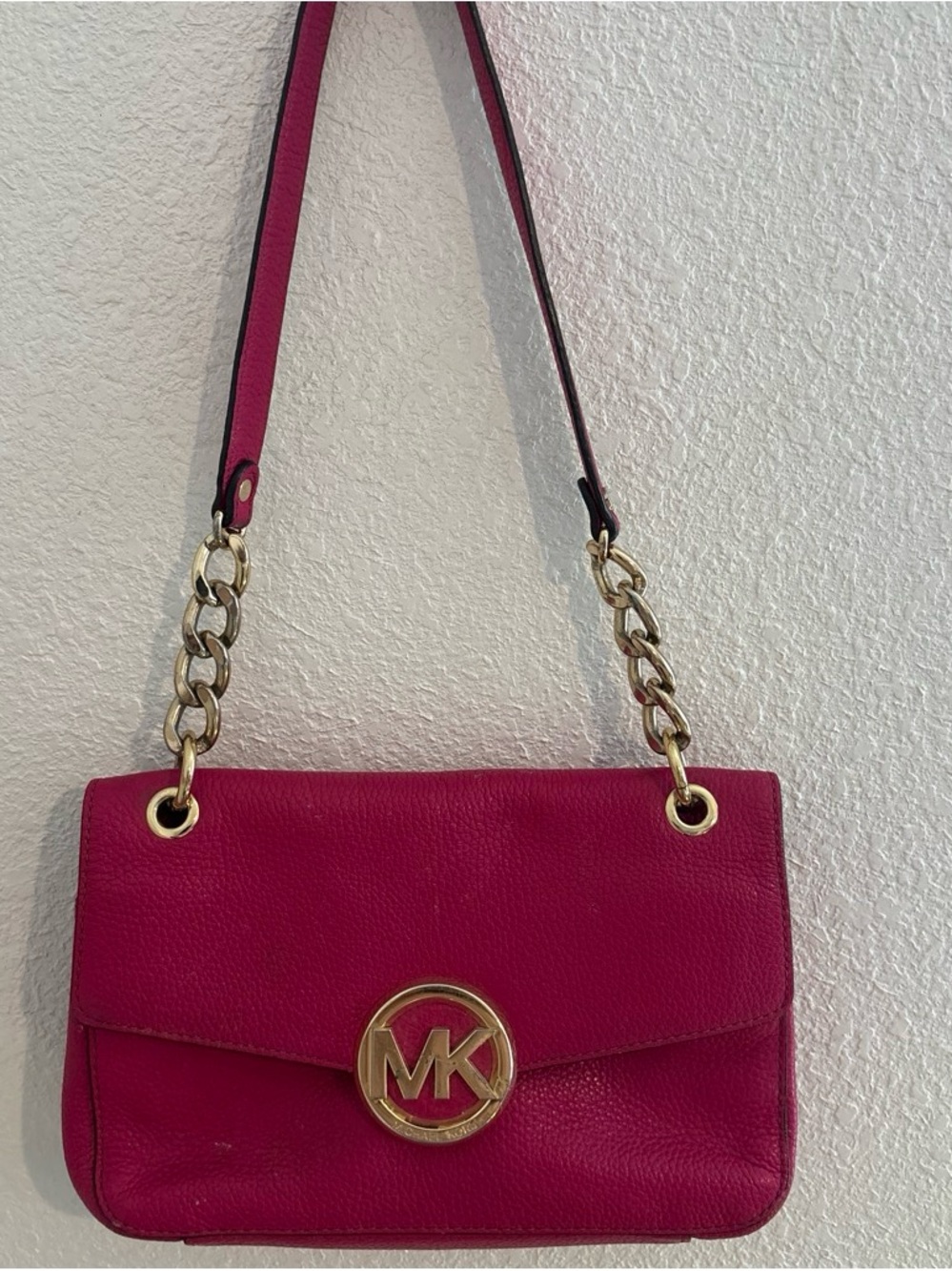 Michael Kors Fuchsia Leather Shoulder Bag with Gold Hardware